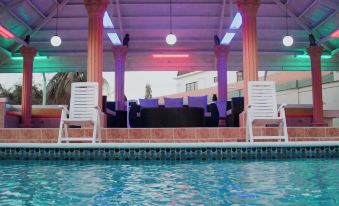 Emporis Resort
