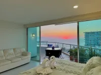 Oceanfront PH with Private Pool