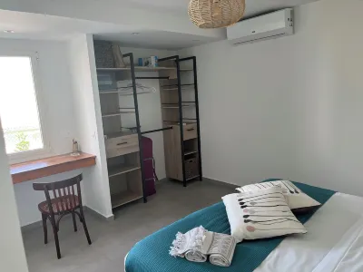 Charming apartment in Le Moule, 5-minute walk from cove and coastline