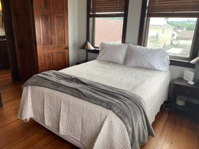 Historic apartment in the heart of Kalispell Các khách sạn gần T.J. Maxx