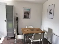 Cottage Close to the Ocean - Bed Linen, Towels and Cleaning Included