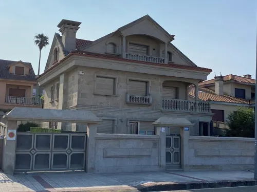 Chalet EN Primera Linea DE MAR EN Playa America Hotel a Nigran