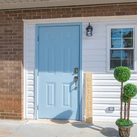 Cozy, contemporary, studio near all things Concord!