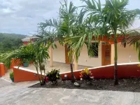 2 bedroom w/ 2 en-suite private bathrooms - 1mile from Cruz Bay Hotels in 