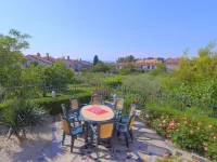 With sea view in Apartment Bernstein in Porec. Hotels in Brulo