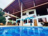 Gorgeous, LARGE, peaceful! Perfect location!