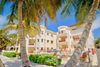 Miramar #5  Gorgeous views plus pool, pier, palapa, kayaks & more!  호텔