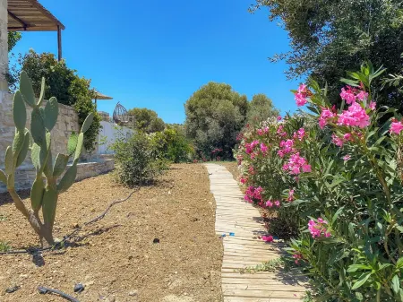 Fantastic sea view villa with heated pool & roof terrace | 6 guests