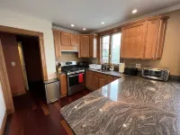 3Bed / 3Bath Home, 3 Parking spots close to Central Sq, MIT, Harvard. Walk to T.