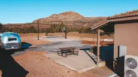 Entire Duplex - Sleeps 10 - Mountain View & Sport Court - Close to Zion NP Hotels in Apple Valley