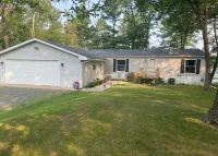 Spacious cabin right on the lake, perfect for your next family vacation!