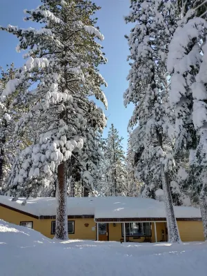 All The Comfort Of Home <br> Permit Number 0498 Hotels near Site of Echo Summit (California Historical Landmark No. 1048)