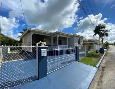 Safe & Spacious 2 BR Apt, Budget Friendly on South Hotel a 