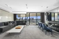 The ultimate luxury apt w panoramic harbour bridge views Hotels in Darlinghurst