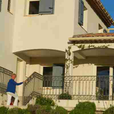 La Rabasse holiday Hotel Exterior