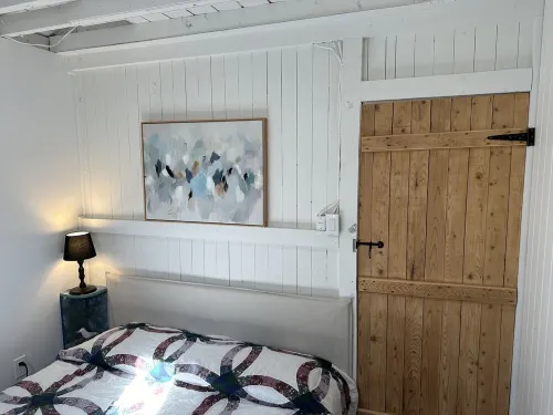 Seaman's Cottage #2 in Summerville Centre - Pet Friendly!