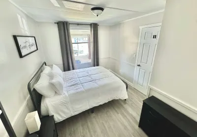 Downtown Boyne City Cottage: Walking distance to everything!