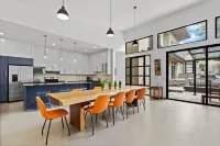 Charming 4-bedroom house with Private pool, Walking distance to the beach.