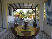 '' The Zandoli '' T3 Bottom of very quiet villa in Ste Anne free Wi-fi