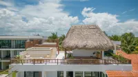 LUXURY BEACHFRONT VILLA  Includes 3 Pools, Wifi, Best Snorkeling & Kayaking Bay