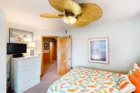 Semi Oceanfront 5 bedroom dog friendly cottage 10 feet to beach access