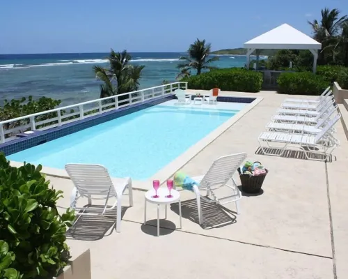OCEANFRONT LUXURY VILLA, 4900sf, 4br, 4bth, billiards and Gym Hotels in Northcentral