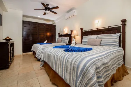 BEACHFRONT 2 Bd 2 Bath Condo, Discounted Rates with Ocean View at El Faro