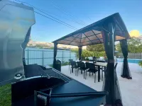 New! The Moon House with Pool, Arcade & Basketball