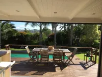 Sunny family home in the winelands