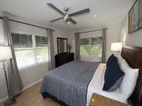 3-bedroom, 3 bath condo in beautiful Longboat Key. Beachfront views w/ pool.