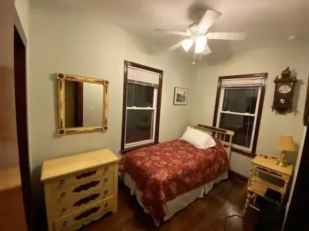 Little Haven (B) — Bungalows, Private Beach