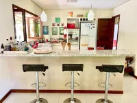 Praia do Forte, cozy house with 4 bedrooms, swimming pool, wi-fi and gourmet area,