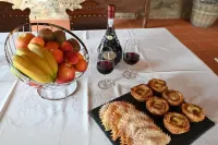Old house restored in Douro, 5 km from Vila Real. Comfort and tranquility.