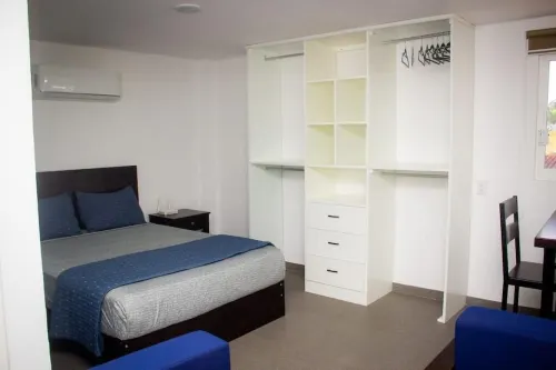 Wonderful residence w/studio, 15 min walk distance from beach & restaurants!