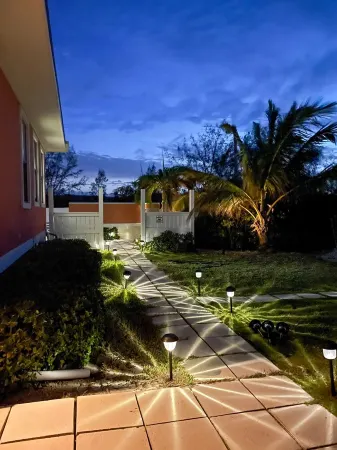 NEMO HOUSE-Luxury Beachfront on perfect Beach-Perfect for 4 couples / 2 families