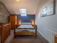 Fantastic couples escape to the country. Quiet, rural location, pet friendly. Hotels in Boncath