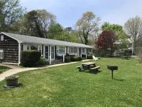 Bright condo w Pool, walking distance to town! Hotel a Tisbury