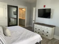 Great rates in Rosemary Beach, 2 bikes; beautiful condo overlooking green space!