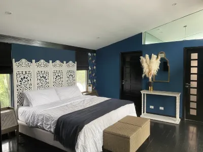 Artistically designed villa in the heart of Tamarindo, private pool, beach close