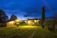 Old farmhouse surrounded by olive groves, near the village, 5 places, floor1,with swimming pool Hotel in zona San Luciano Vini di Toscana