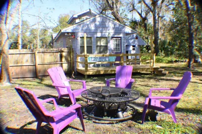 The Cozy Cute Rustic Lodge close to everything. Clean & Spacious- Fire Pit.