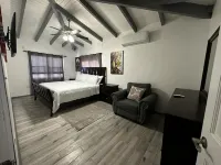 Cozy cottage - New Build, 10 minutes from the beach! のホテル