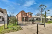 Luxury Brick House/Gated parking/Keyless Smart lock