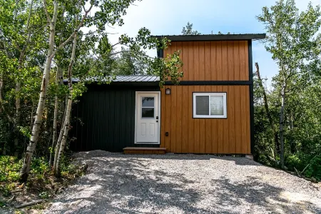 Payne Lake Wilderness Huts - Grizzly Basin Отели в г. Кардстон Каунти