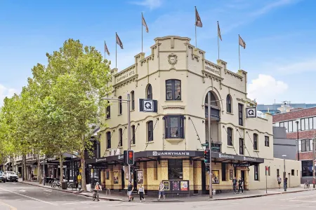 Spacious & Cosy 2 Bedroom Apartment in Darling Harbour Отели в г. Pyrmont
