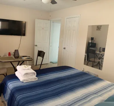 1x1 Guest Suite 10 minutes from UCF Hotels in University of Central Florida Area