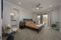 Mohave Desert Pool Home Hotels in Fort Mohave