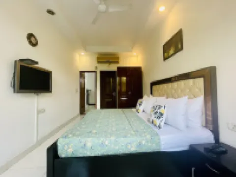 BluO Modern Studio - Defence Colony Market