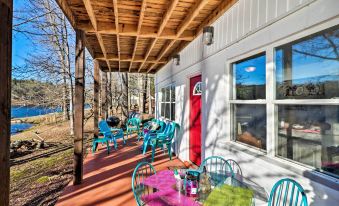 Lakefront Delta Cottage w/ Views, Canoe & Dock!