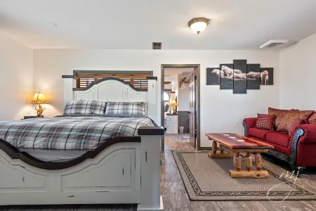 Fairway Inn Отели в г. Carroll County